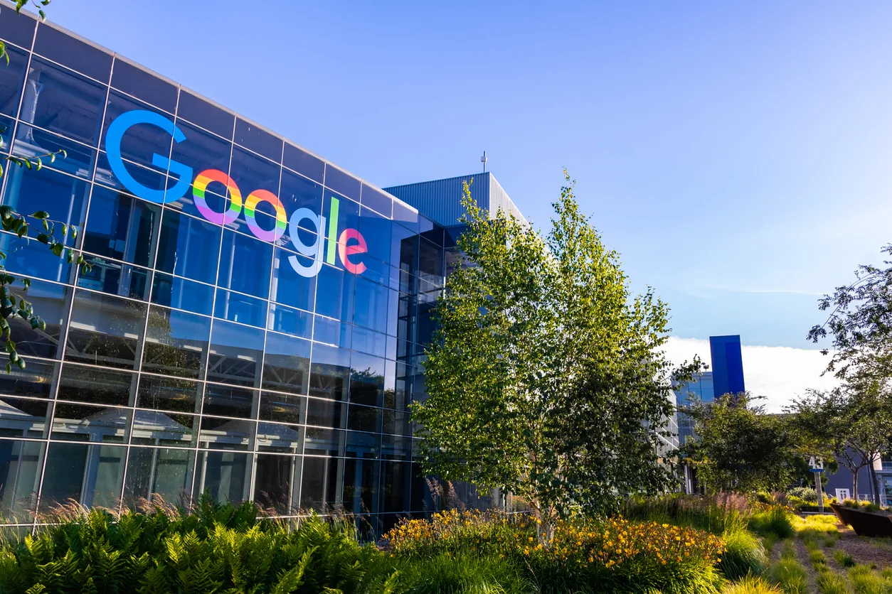 Bloomberg: Google выплатит пользователям $425,7 млн за сбор персональных данных